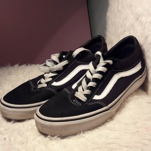Lowtop Black Vans